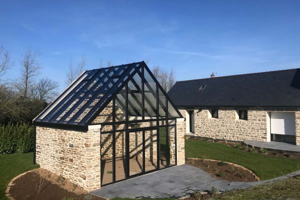 Transformation d'une grange en serre. Verrière aluminium.